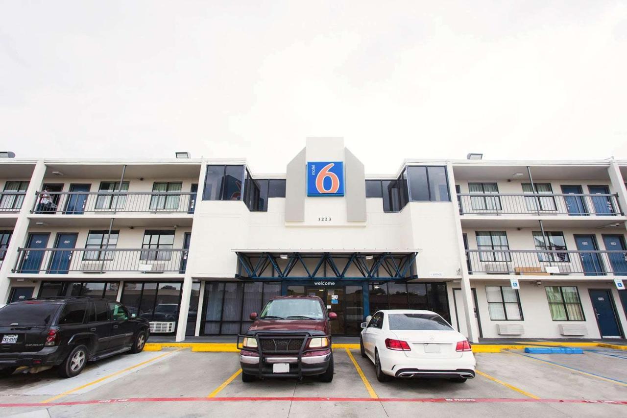 Studio 6 Houston Tx Medical Center Nrg Stadium Exterior photo